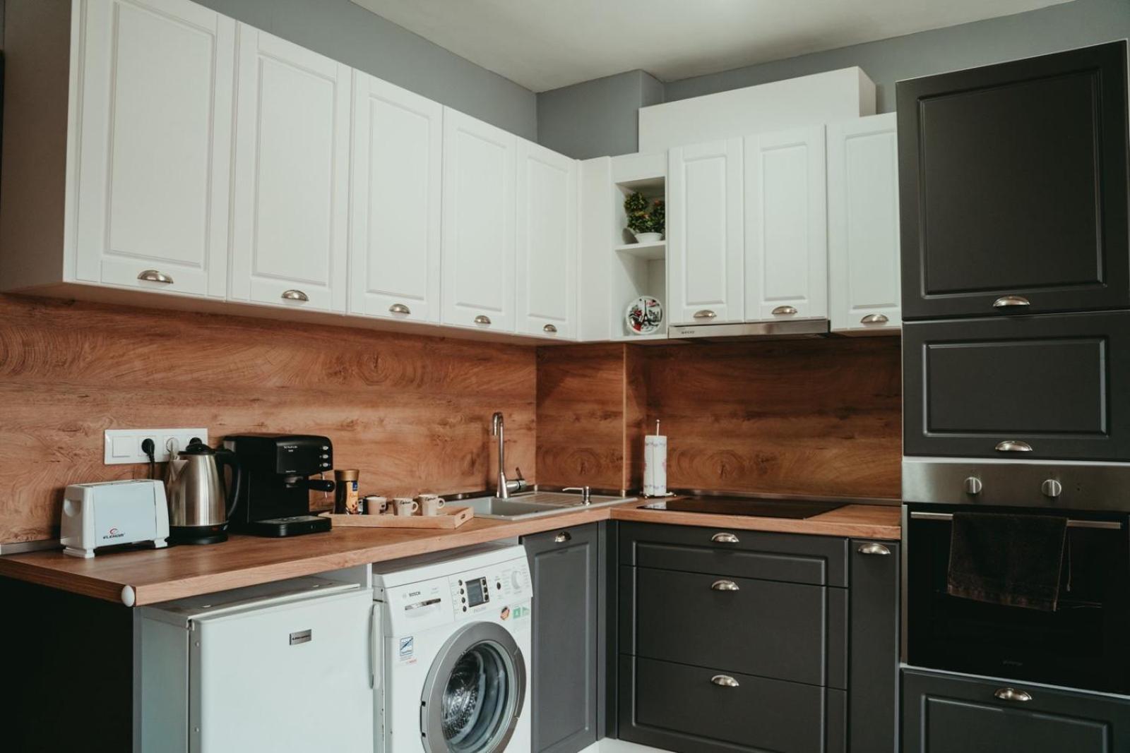 Tyulev Apartment 2 Warna Exterior foto